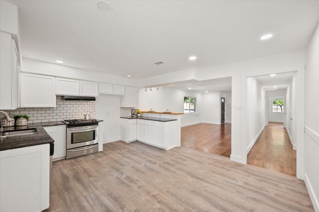 2626 Alden Avenue, Dallas, TX 75211