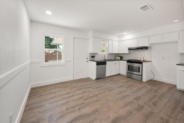 2626 Alden Avenue, Dallas, TX 75211