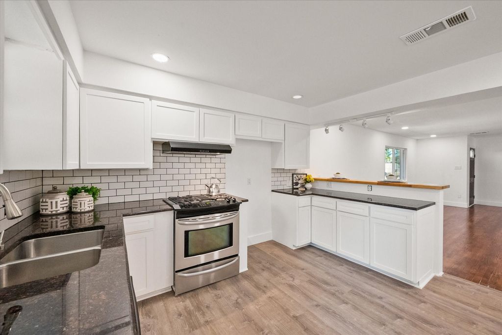 2626 Alden Avenue, Dallas, TX 75211 — photo 4