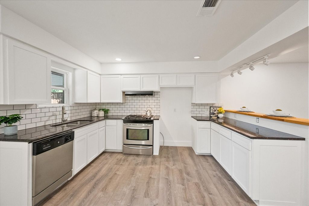 2626 Alden Avenue, Dallas, TX 75211 — photo 5