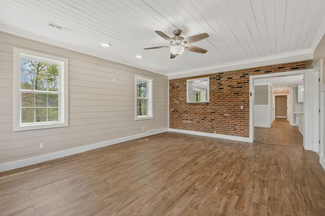 90 Day Rd, Leoma, TN 38468