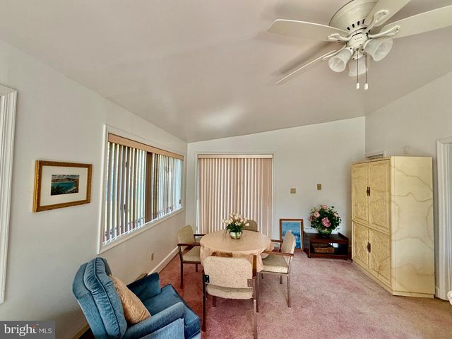 9730 PORTIS RD, Philadelphia, PA 19115