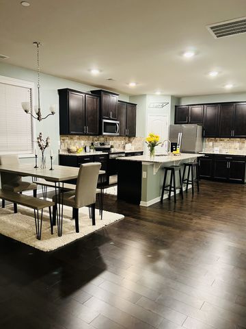 410 Prestige Ct, Pleasant View, TN 37146