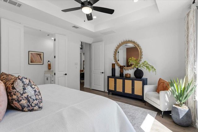 212 Barton Oak TRL, Georgetown, TX 78628