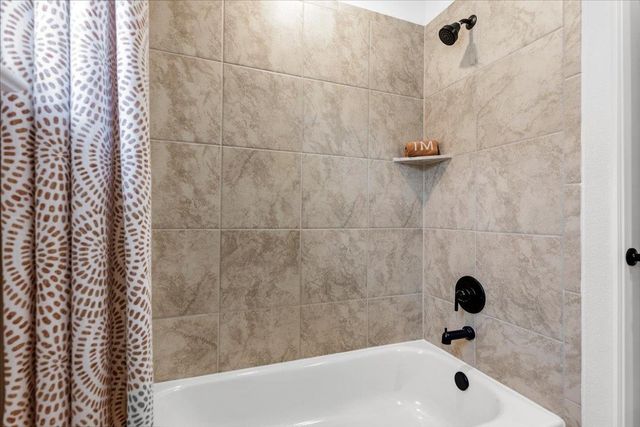 212 Barton Oak TRL, Georgetown, TX 78628