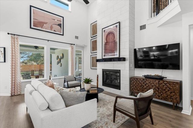 212 Barton Oak TRL, Georgetown, TX 78628