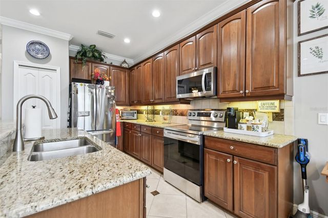 5056 LAKEHURST COURT, Palmetto, FL 34221