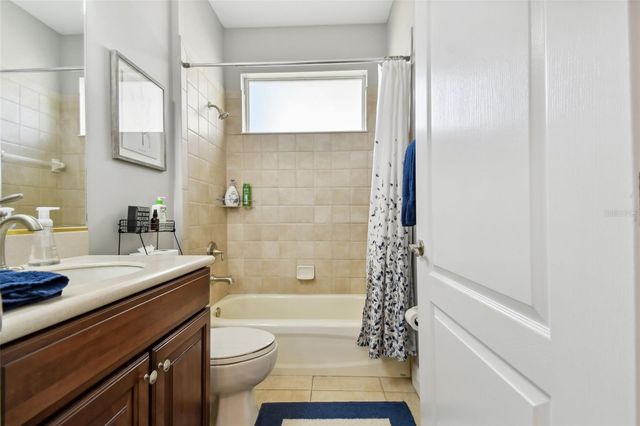 5056 LAKEHURST COURT, Palmetto, FL 34221