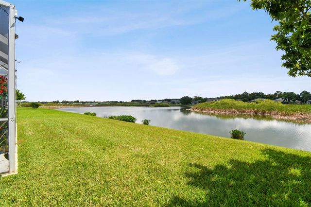 5056 LAKEHURST COURT, Palmetto, FL 34221