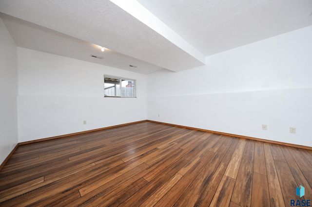 3901 N Briggs Cir Circle, Sioux Falls, SD 57107