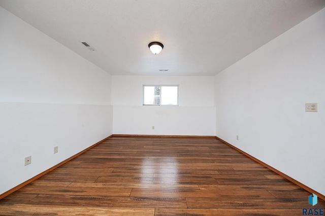 3901 N Briggs Cir Circle, Sioux Falls, SD 57107