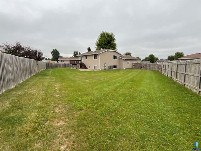 3901 N Briggs Cir Circle, Sioux Falls, SD 57107