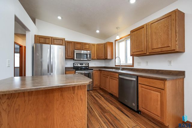 3901 N Briggs Cir Circle, Sioux Falls, SD 57107