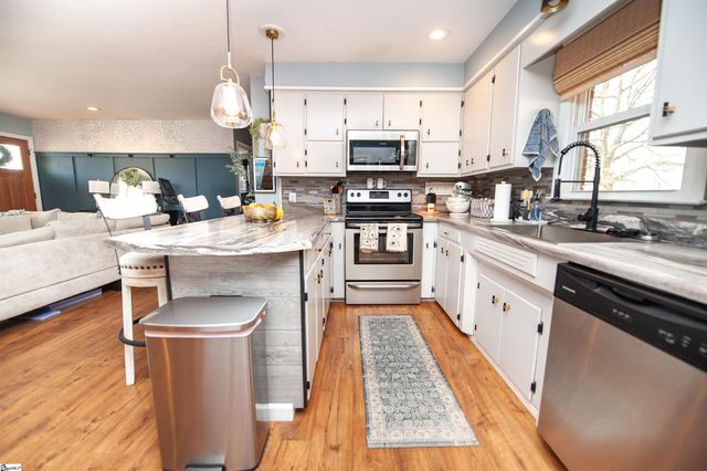 905 Henderson Road, Chesnee, SC 29323