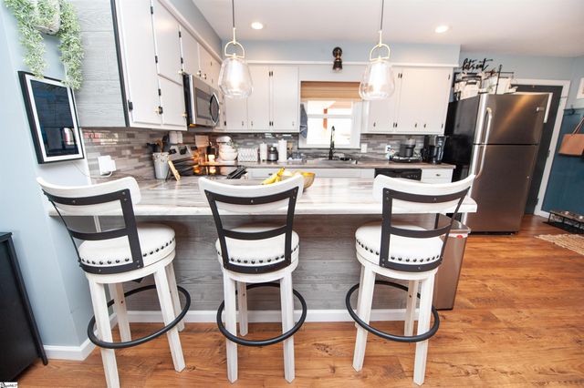 905 Henderson Road, Chesnee, SC 29323