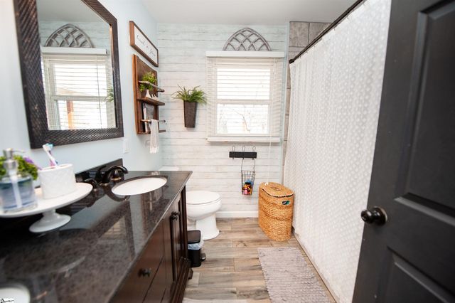 905 Henderson Road, Chesnee, SC 29323