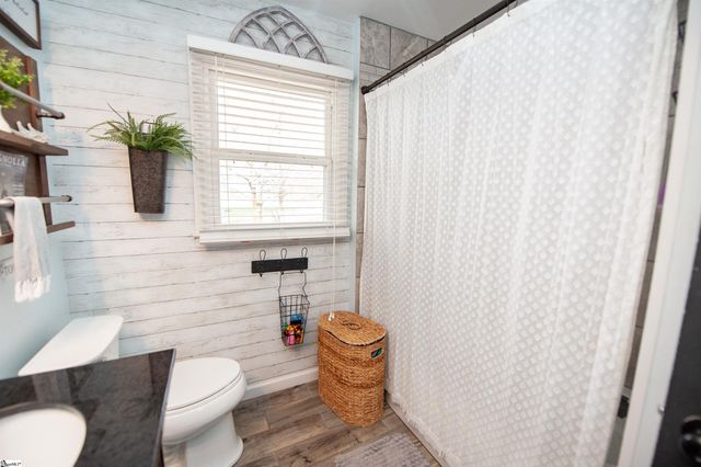 905 Henderson Road, Chesnee, SC 29323