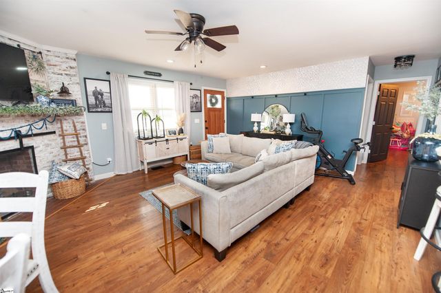 905 Henderson Road, Chesnee, SC 29323