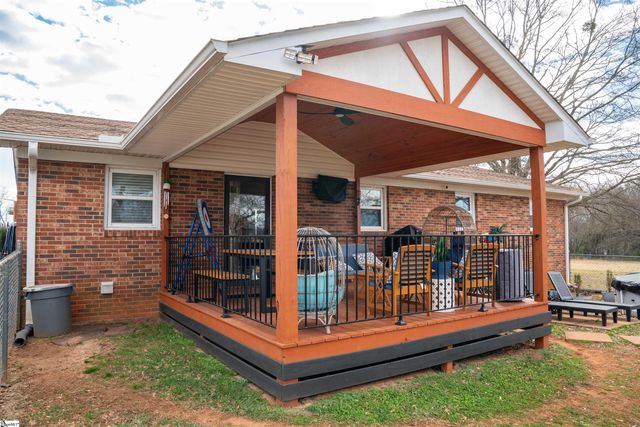 905 Henderson Road, Chesnee, SC 29323