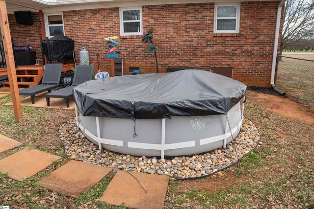 905 Henderson Road, Chesnee, SC 29323