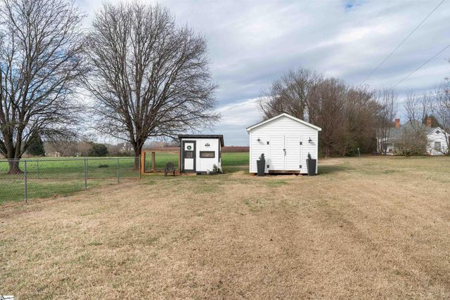 905 Henderson Road, Chesnee, SC 29323