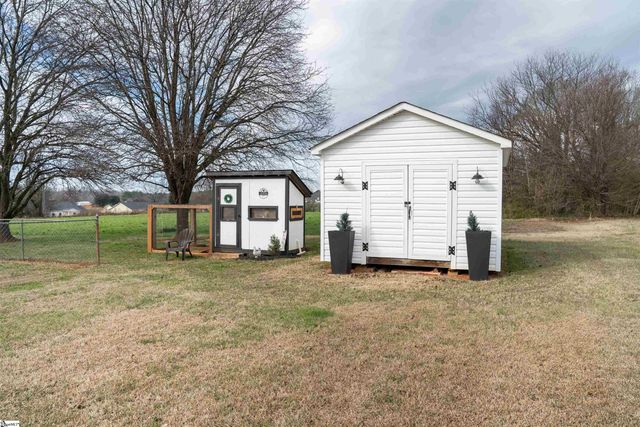 905 Henderson Road, Chesnee, SC 29323