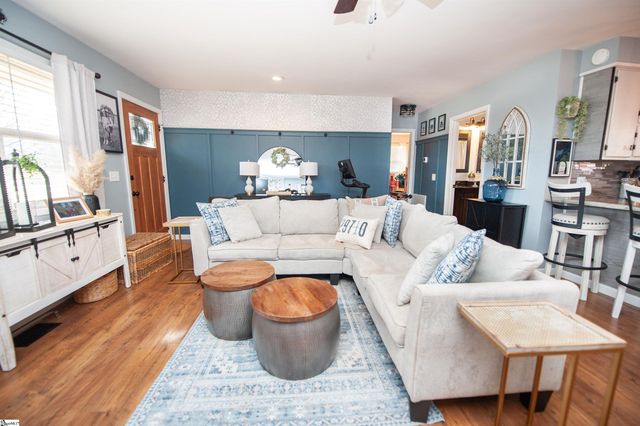 905 Henderson Road, Chesnee, SC 29323