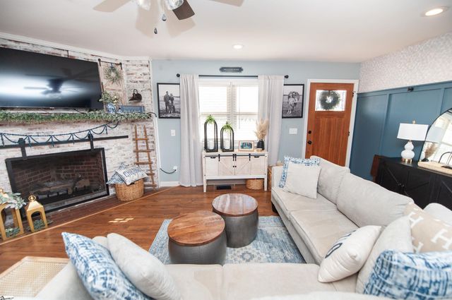 905 Henderson Road, Chesnee, SC 29323