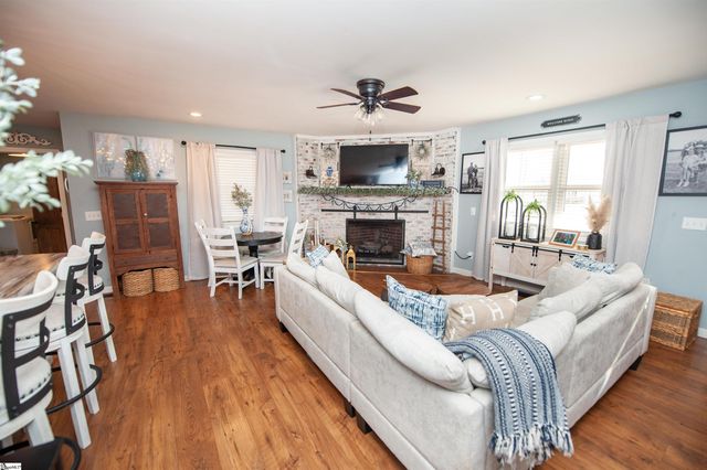 905 Henderson Road, Chesnee, SC 29323