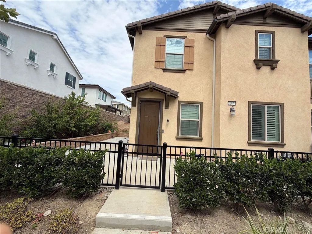 16502 Casa Grande Avenue 207, Fontana, CA 92336