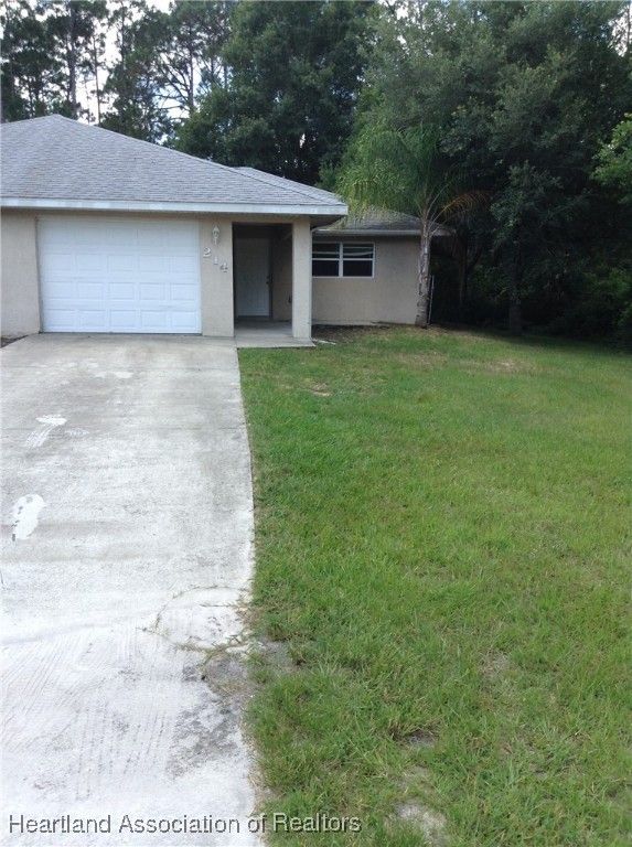 214 Pigeon Avenue, Sebring, FL 33872