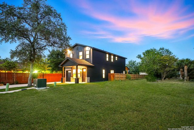 118 San Antonio Blvd, San Antonio, TX 78201