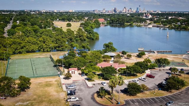 118 San Antonio Blvd, San Antonio, TX 78201