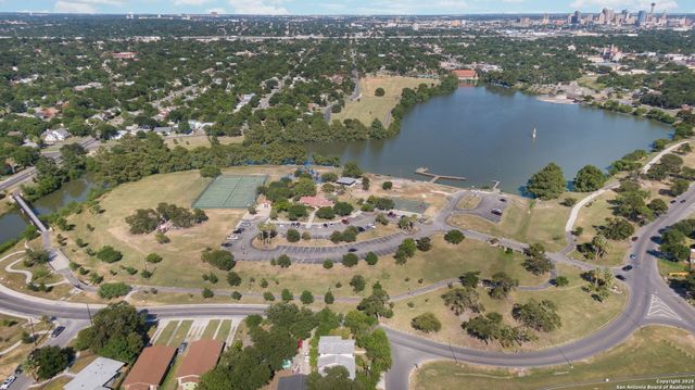 118 San Antonio Blvd, San Antonio, TX 78201