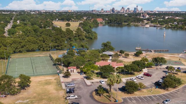 118 San Antonio Blvd, San Antonio, TX 78201