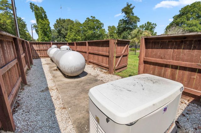 20585 Sh 146 N, Liberty, TX 77575