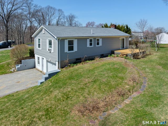 9 Evas Drive, Brookfield, CT 06804