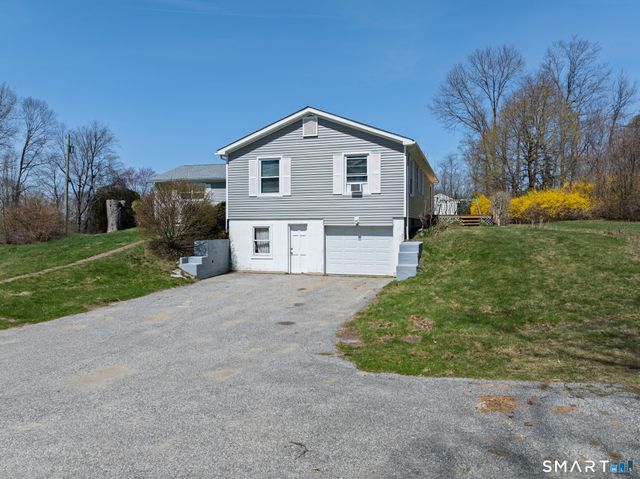 9 Evas Drive, Brookfield, CT 06804