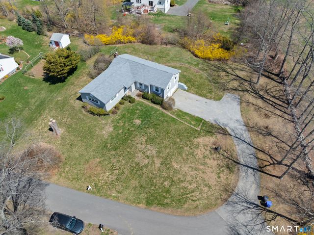 9 Evas Drive, Brookfield, CT 06804