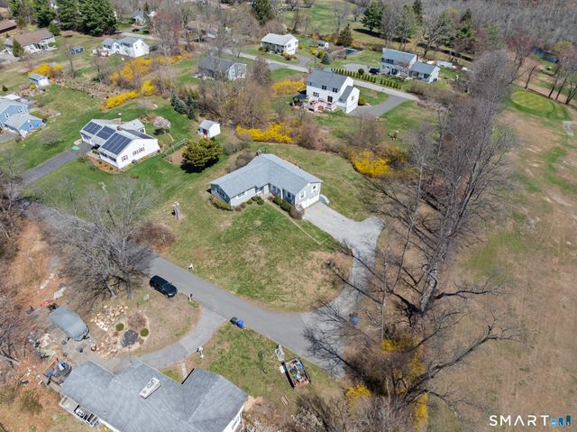 9 Evas Drive, Brookfield, CT 06804