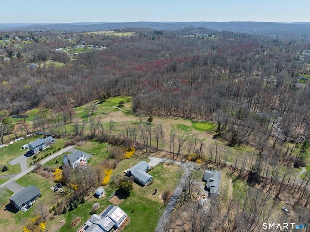 9 Evas Drive, Brookfield, CT 06804