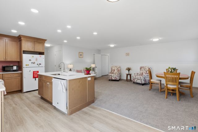 9 Evas Drive, Brookfield, CT 06804