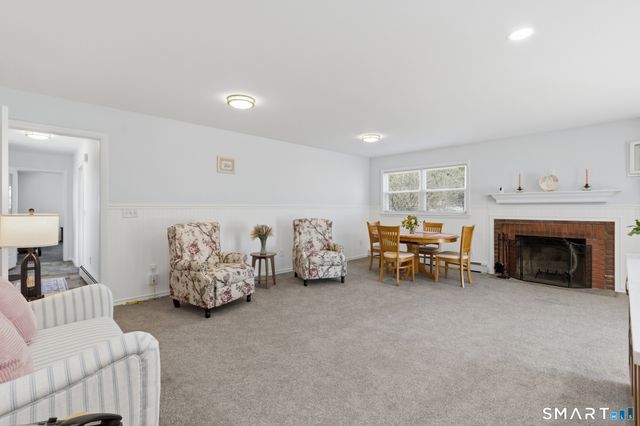 9 Evas Drive, Brookfield, CT 06804