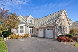 1780 W Newport Court, Lake Forest, IL 60045
