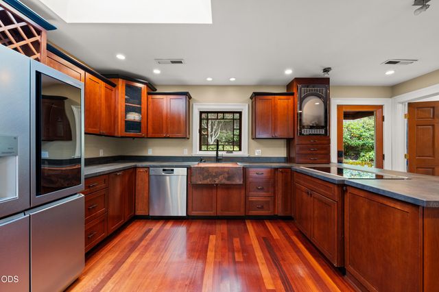 364 Hargadine Street, Ashland, OR 97520