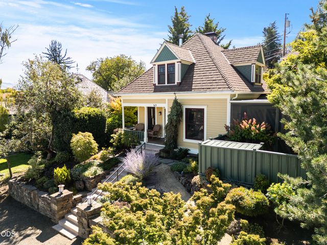 364 Hargadine Street, Ashland, OR 97520