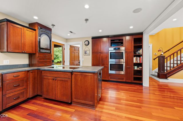 364 Hargadine Street, Ashland, OR 97520