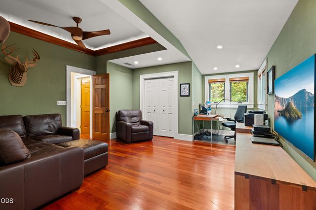 364 Hargadine Street, Ashland, OR 97520