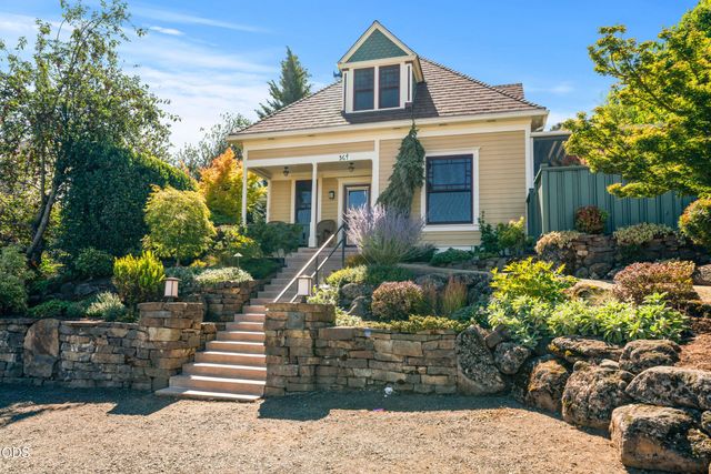 364 Hargadine Street, Ashland, OR 97520