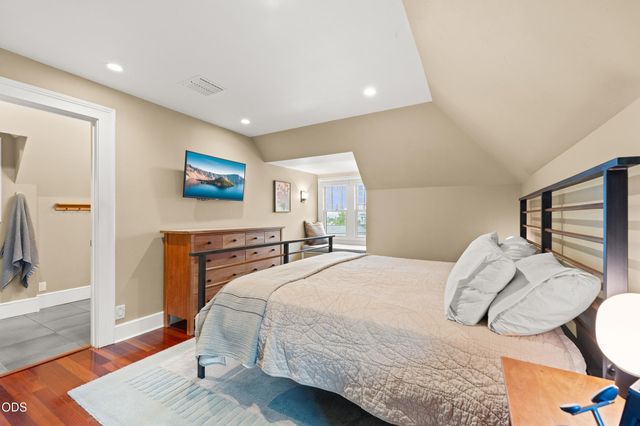 364 Hargadine Street, Ashland, OR 97520